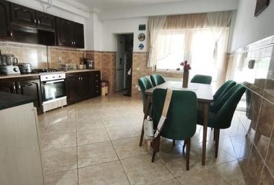 Apartament cu 4 camere în Central - 2