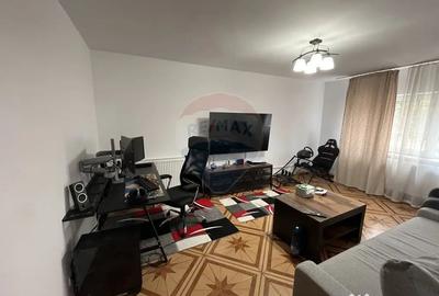 Apartament cu 3 camere decomandat în Militari
