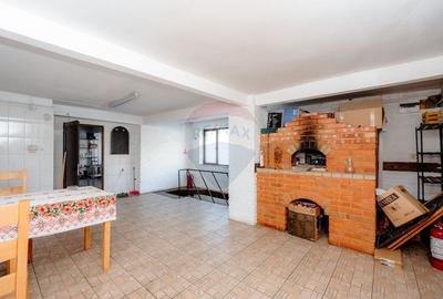 Casă individuală cu 7 camere cu Teren 384 Mp în Central - 30