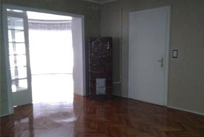 Spațiu comercial, de 143 mp, în Central - 1