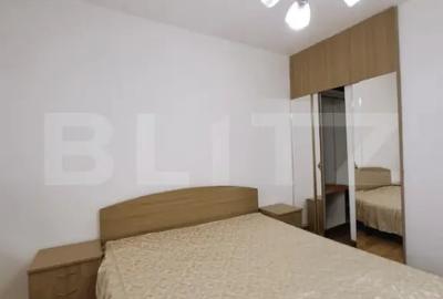 Apartament cu 3 camere decomandat în Calea București