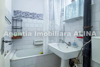 Apartament cu 3 camere semidecomandat în Astoria