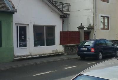 Casă cu 5 camere cu Teren 196 Mp în Central - 5