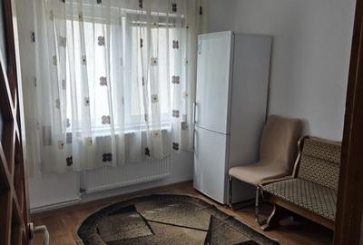 Apartament cu 3 camere semidecomandat în Central - 6