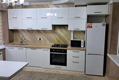 Apartament cu 2 camere decomandat în 1 Mai
