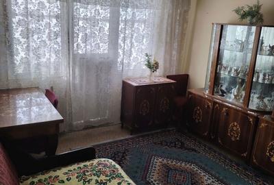 Apartament cu 2 camere semidecomandat în Craiovița Nouă - 1