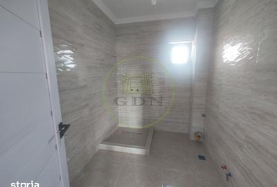 Casă cu 5 camere cu Teren 409 Mp în Podari - 8