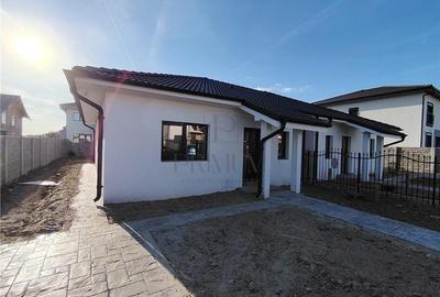 Duplex cu 3 camere cu Canalizare în Urseni