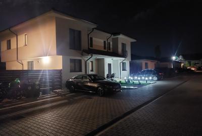 Duplex cu 4 camere cu Canalizare în Corbeanca - 1