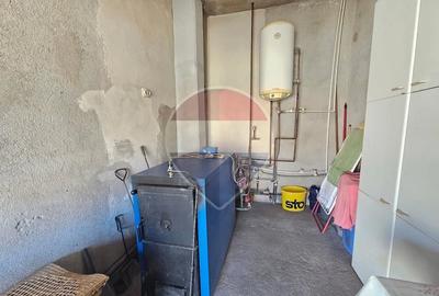 Casă cu 3 camere cu Teren 719 Mp în Central