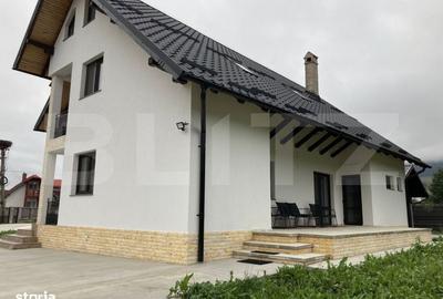 Casă cu 4 camere în Central - 2
