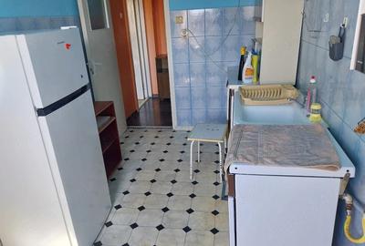 Apartament cu 2 camere decomandat în Tractorul - 3