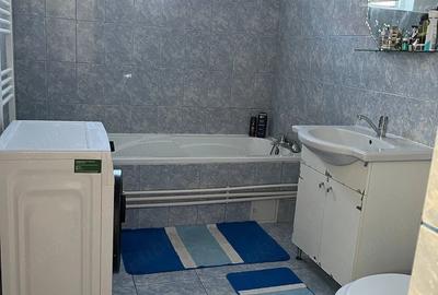 Casă cu 4 camere cu Teren 275 Mp în Central