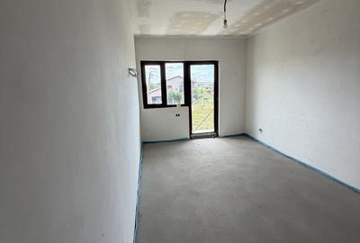 Casă cu 5 camere cu Teren 335 Mp în Central - 8