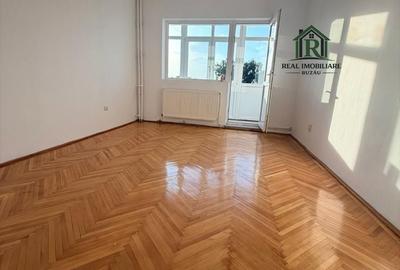 Apartament cu 3 camere decomandat în Micro 5 - 1