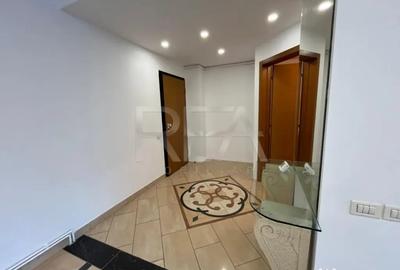 Apartament cu 5 camere decomandat în Primăverii