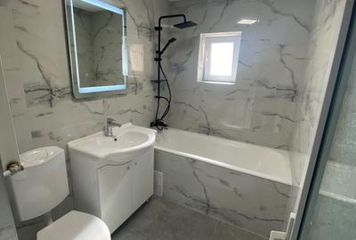 Apartament cu 2 camere decomandat în Republicii