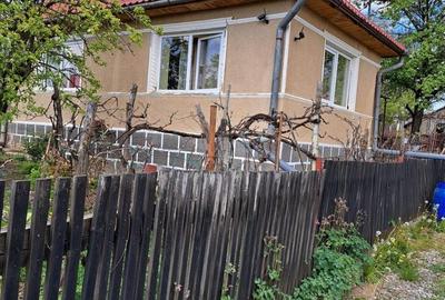 Casă cu 3 camere în Stupini - 1