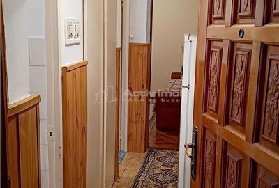 Apartament cu 2 camere semidecomandat în Moldova Nouă