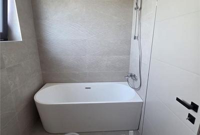 Casă cu 4 camere cu Teren 390 Mp în Miroslava