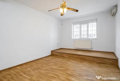 Casă cu 7 camere cu Teren 280 Mp în 1 Mai - 17