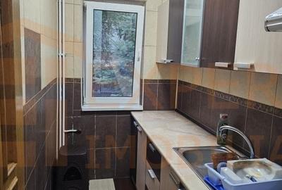 Apartament cu 3 camere în Casa de Cultură