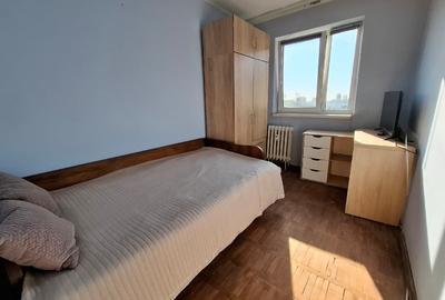 Apartament cu 3 camere semidecomandat, mobilat în Km 4-5