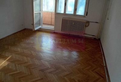 Apartament cu 4 camere decomandat în Libertății - 7