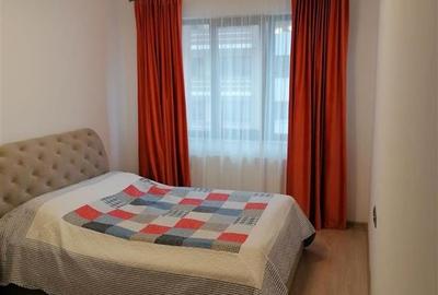 Apartament cu 3 camere decomandat în Tractorul - 3