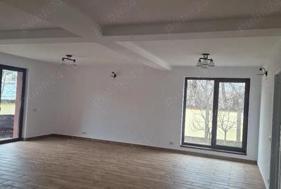 Casă cu 5 camere cu Teren 400 Mp în Ghimbav