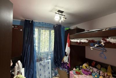 Apartament cu 3 camere decomandat în Drumul Găzarului
