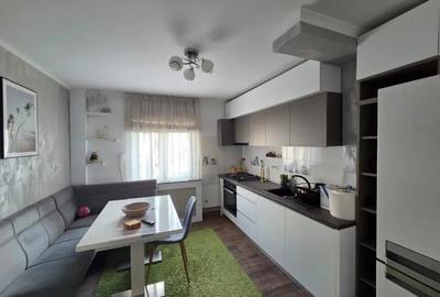 Apartament cu 3 camere decomandat în 1 Mai