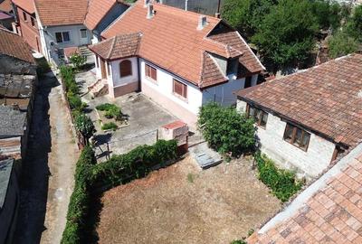 Casă cu 4 camere cu Teren 546 Mp în Central