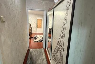 Apartament cu 3 camere semidecomandat în Calea București
