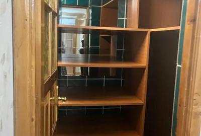 Apartament cu 3 camere decomandat în Siret