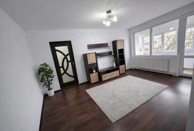 Apartament cu 3 camere semidecomandat în Micro 16 - 1