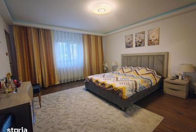 Casă cu 4 camere cu Teren 1299 Mp în Șimnicu de Sus