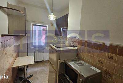 Casă cu 5 camere cu Canalizare în Victoriei - 1