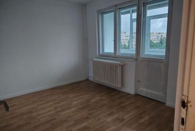 Apartament cu 3 camere semidecomandat în Drumul Taberei - 2