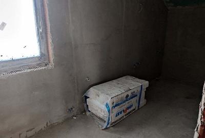Casă cu 5 camere cu Canalizare în Est - 3