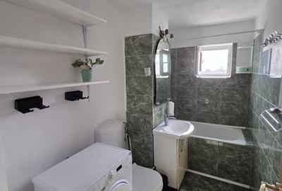Apartament cu 3 camere decomandat în Micro 5