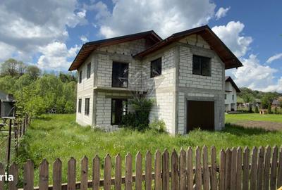Casă cu 4 camere în Secăria - 3