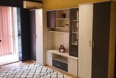 Apartament cu 2 camere semidecomandat în Lipovei