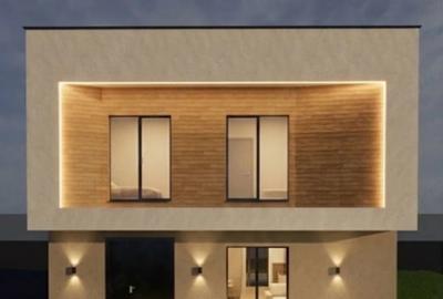 Casă cu 4 camere cu Teren 200 Mp în Central