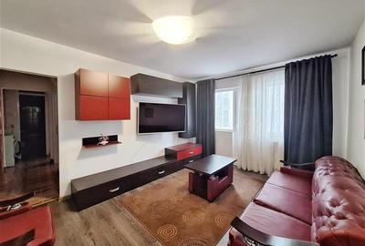 Apartament cu 3 camere semidecomandat, mobilat în Milcov
