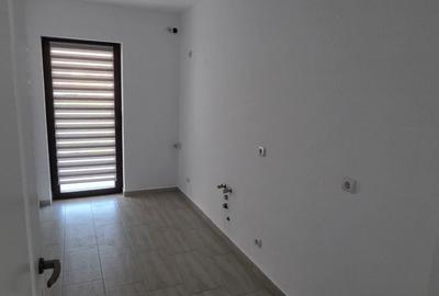 Casă cu 4 camere cu Teren 80 Mp în Central - 8