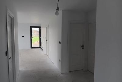 Casă cu 3 camere în Central - 1