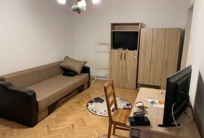 Apartament cu 4 camere decomandat în Lacul Tei
