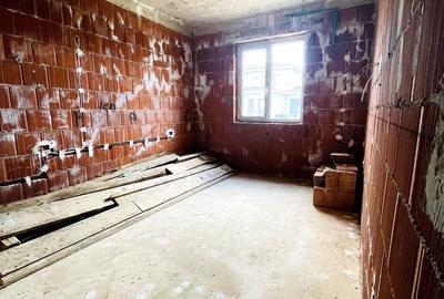 Casă cu 3 camere cu Teren 300 Mp în Sânmartin