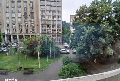 Apartament cu 3 camere în Romană